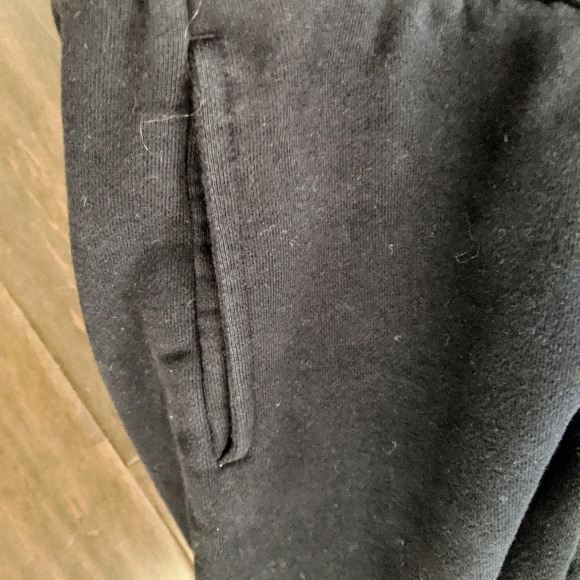 Cozy AF TNA black sweatpants - Picture 9 of 9